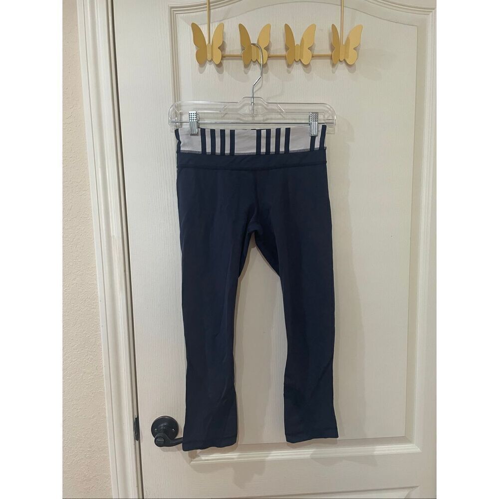 Lululemon Athletica Striped Navy White Capri Leggings Size 4